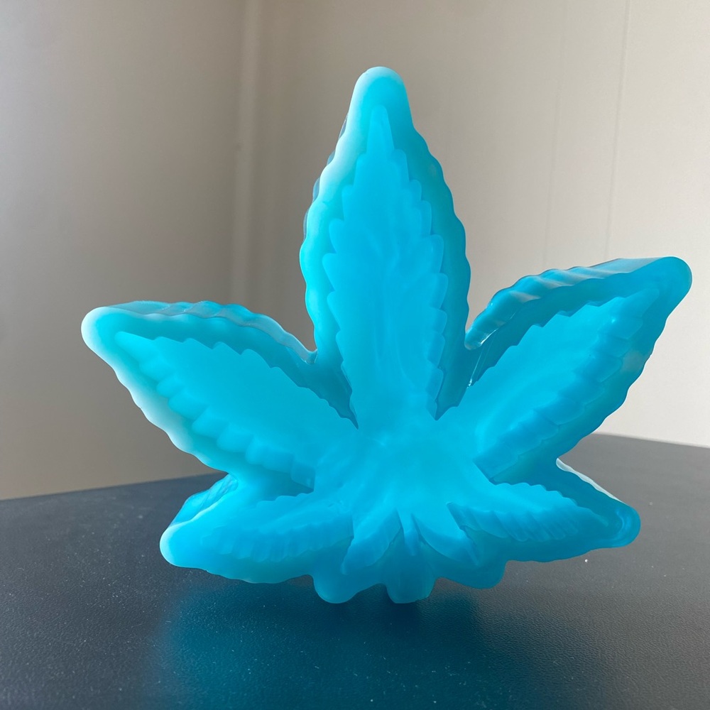 Leaf ashtray